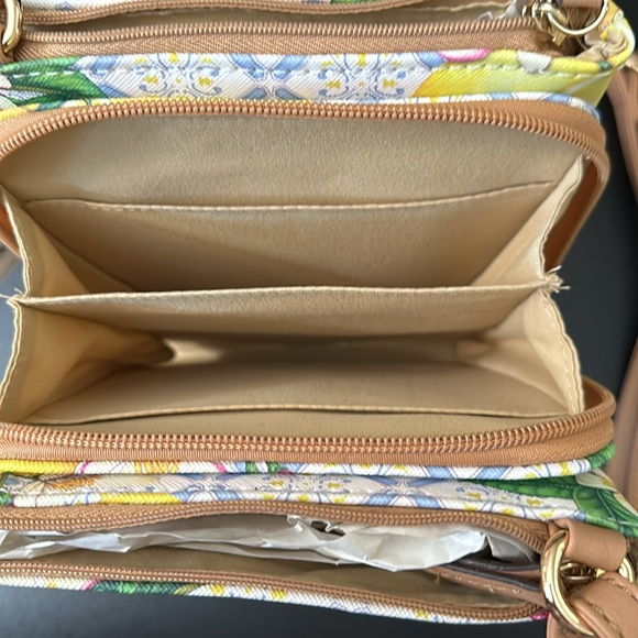 Giani Bernini Lemon Print Purse with a Matching Wallet - Picture 3 of 14